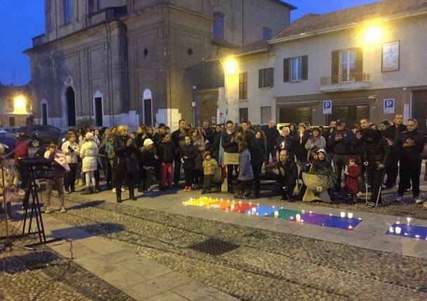 Samarate commemora le vittime di Parigi