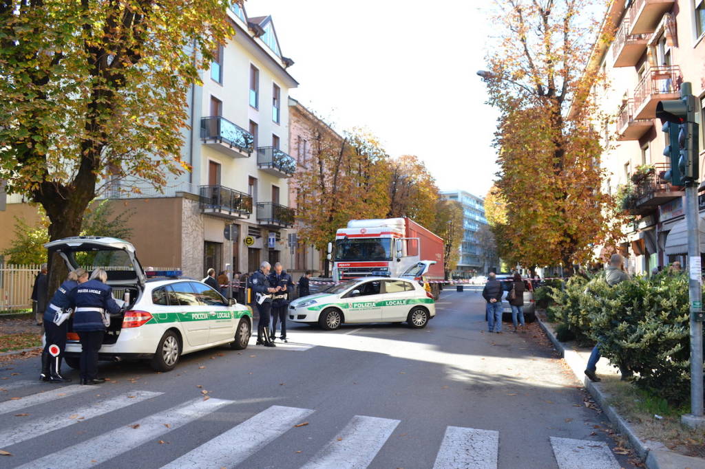 Donna investita in viale Alfieri