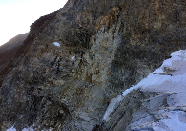 Frane di rocce lungo le alpi