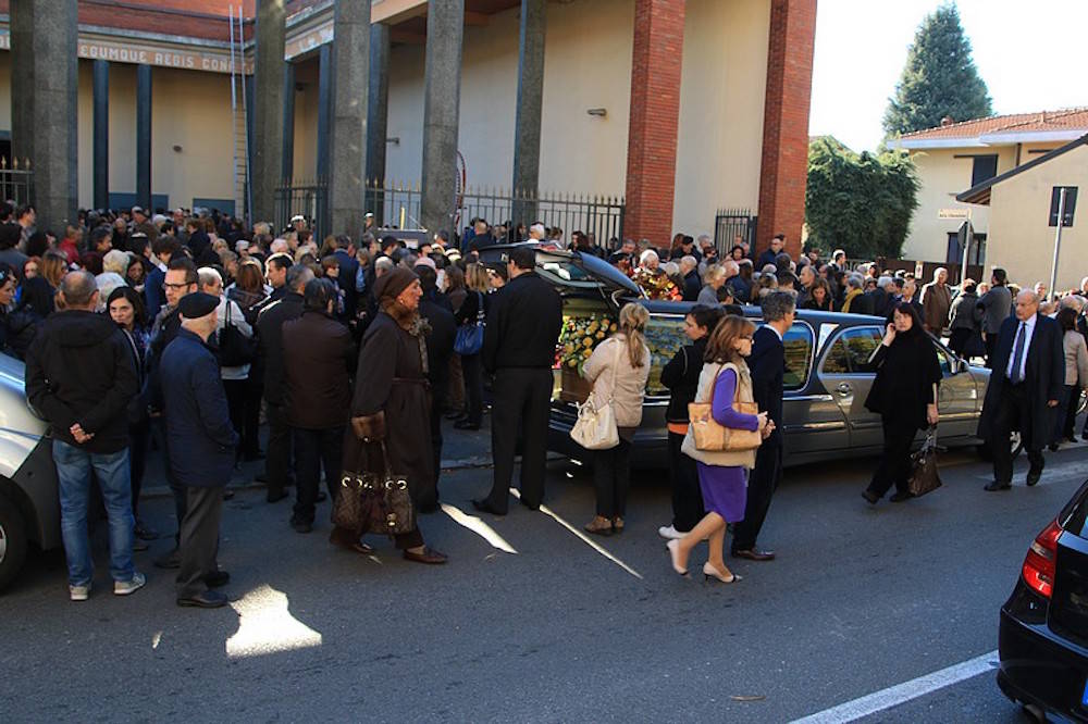 funerale laura occhioni busto arsizio