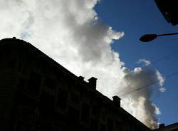 Incendio in pieno centro a Varese