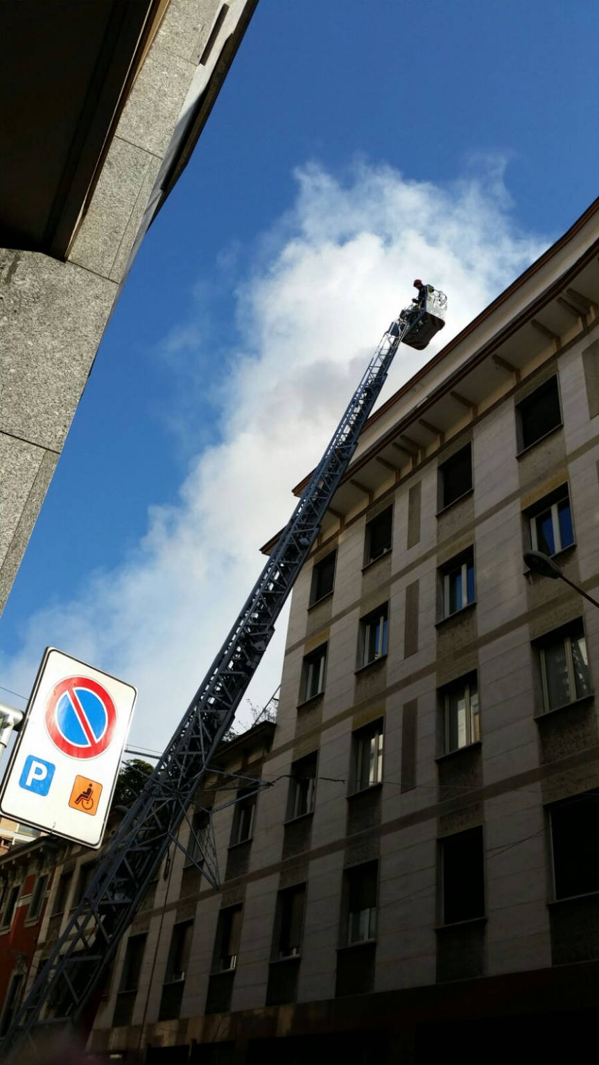 Incendio in pieno centro a Varese