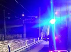 incidente uomo travolto binari vigili del fuoco investimento