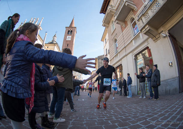 La Maratonina "invade" la città