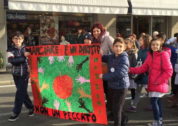 La marcia per i diritti dei bambini a Varese