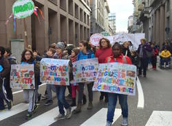 La marcia per i diritti dei bambini a Varese