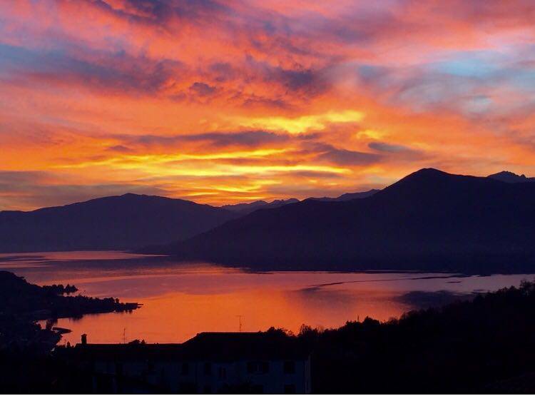 Lo spettacolo del tramonto a Novembre 