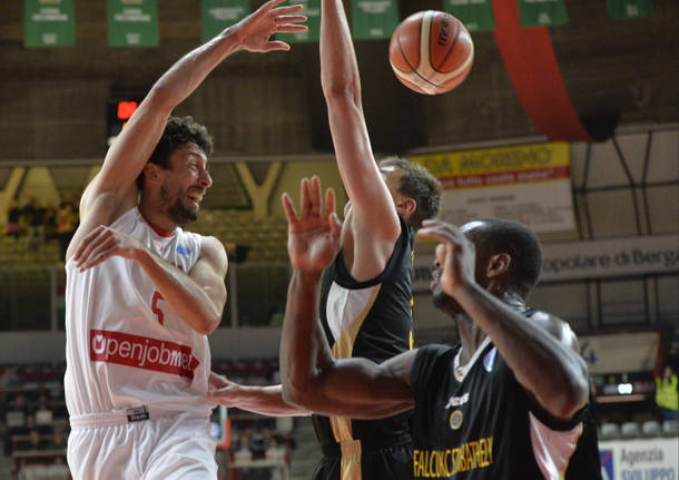 Openjobmetis Varese - Falco Szombathely 94-71 fiba europe cup