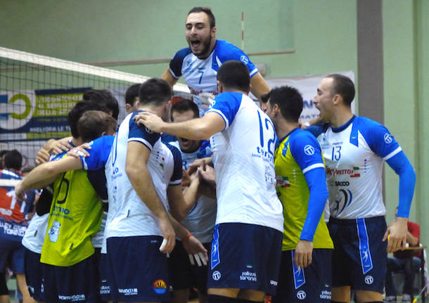 pallavolo saronno esultanza serie b1 maschile