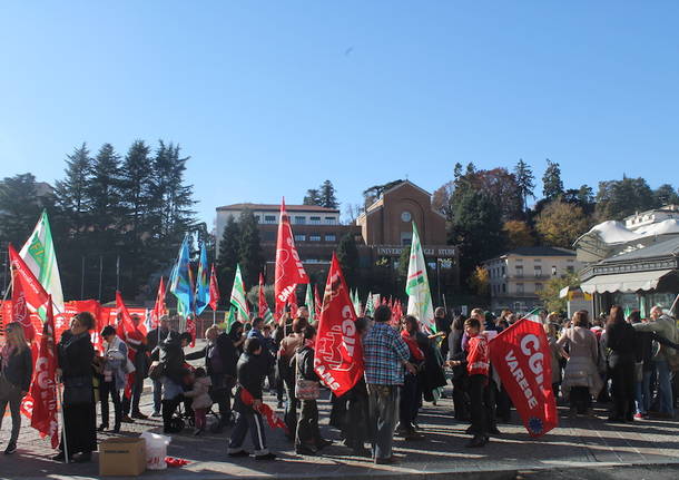 I sindacati dei lavori dei supermercati fanno sciopero