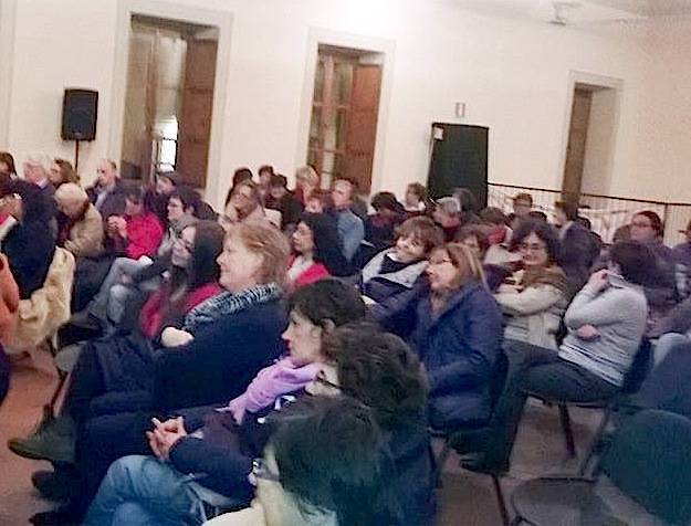 Tradate: fiaccolata contro la violenza sulle donne