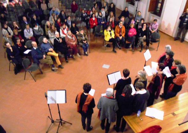 Tradate: fiaccolata contro la violenza sulle donne