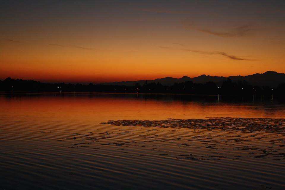 Tramonto sul lago
