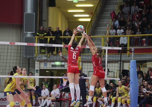 Unendo Yamamay Busto - Imoco Conegliano 3-1 pallavolo serie a1 femminile