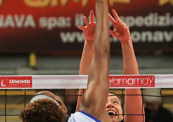 Unendo Yamamay - Obiettivo Risarcimento 3-0 pallavolo serie a1 femminile