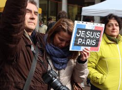 Varese in piazza per la Francia