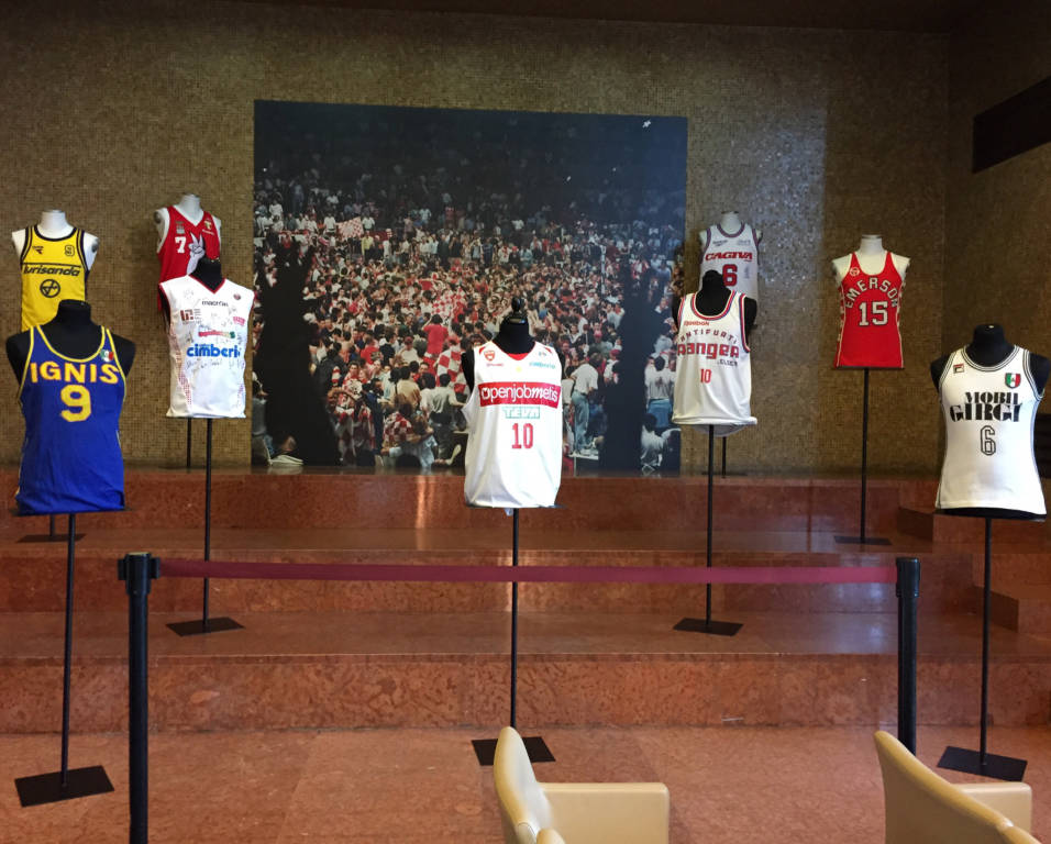 70 anni pallacanestro Varese 