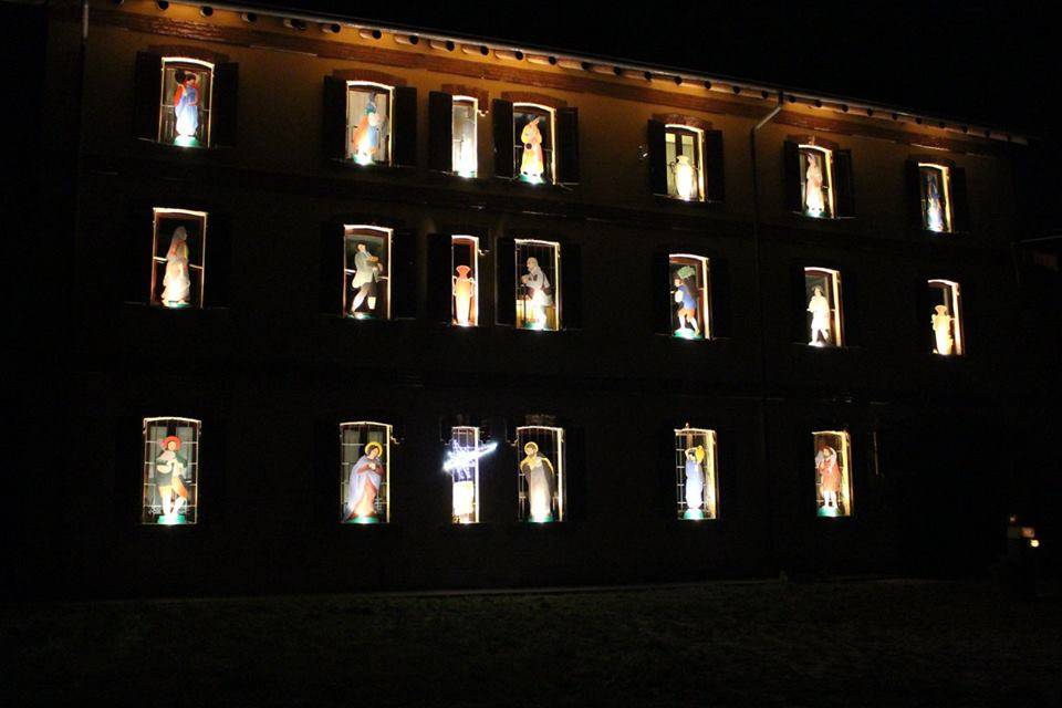 Il presepe verticale di Mozzate