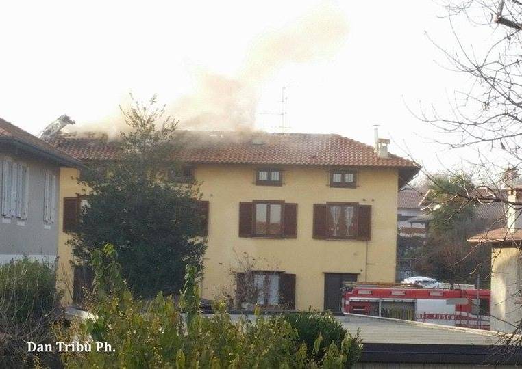 Incendio tetto Arsago Seprio 