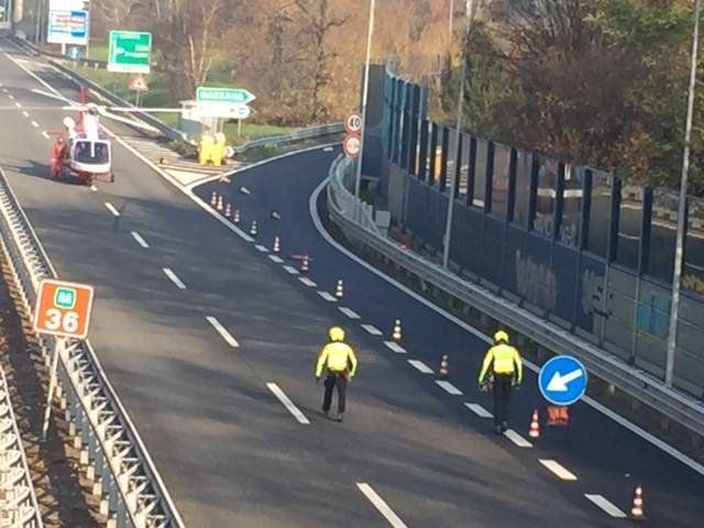 Incidente in A8, tra elicottero e curiosi