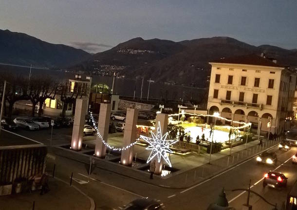 pista pattinaggio ghiaccio luino piazza libertà