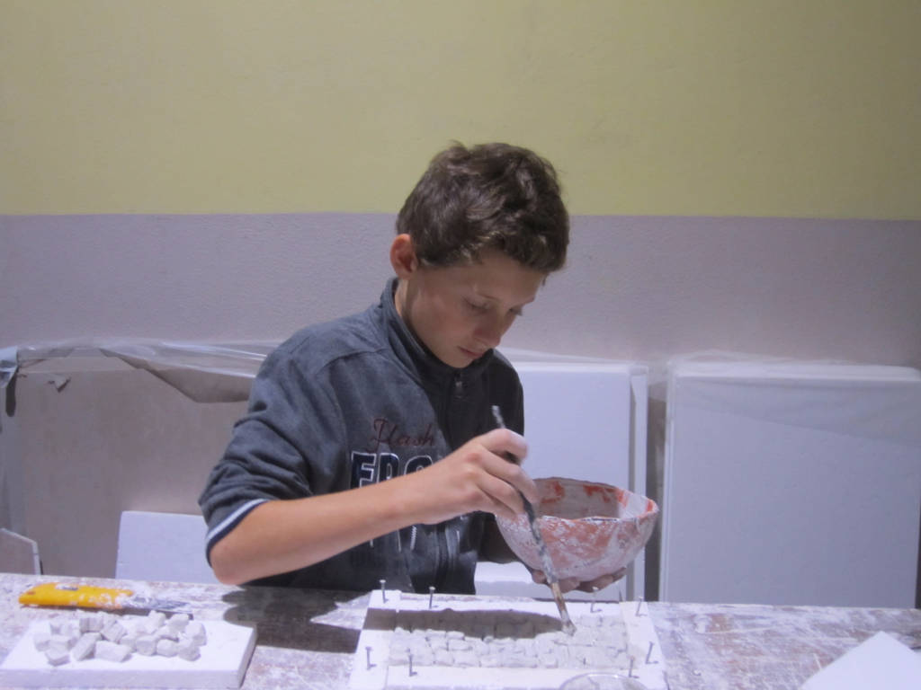 Quaranta studenti coinvolti nella costruzione del presepe di Gazzada Schianno 