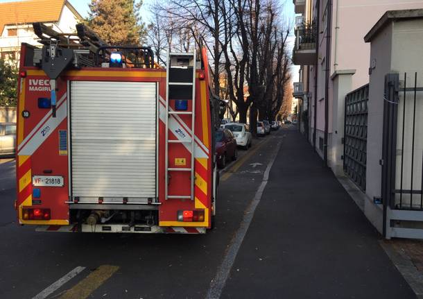 Brucia una cabina elettrica, black out in centro a Gallarate