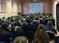 università como