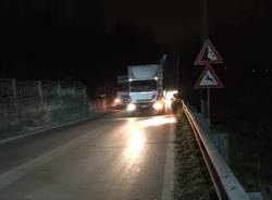 Camion bloccato, traffico in tilt