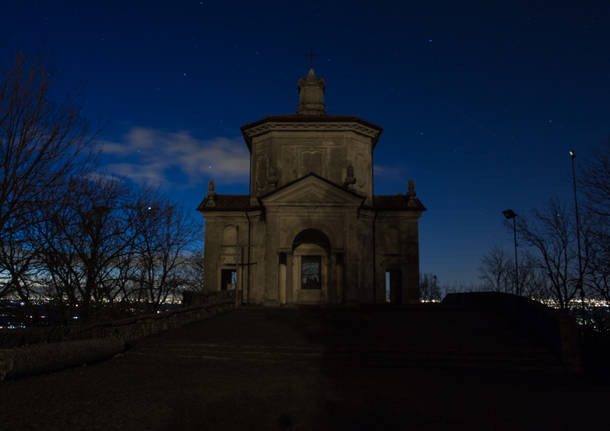 L’incantevole alba dal Sacro Monte