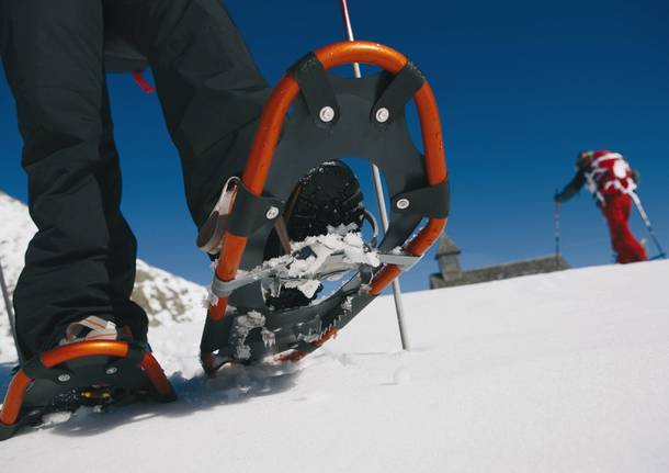 scarpe per camminare su neve e ghiaccio