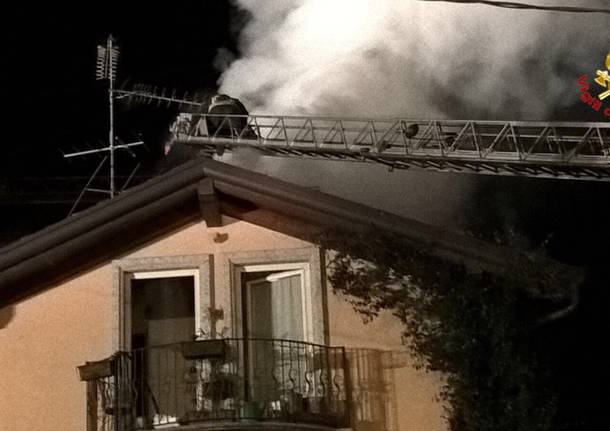 incendio tetto cavaria con premezzo 19 gennaio 2016