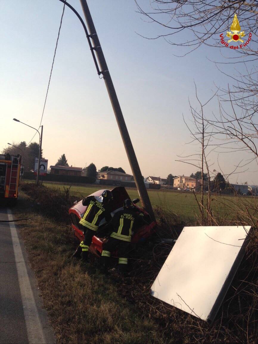 incidente stradale cairate 22 gennaio 2016