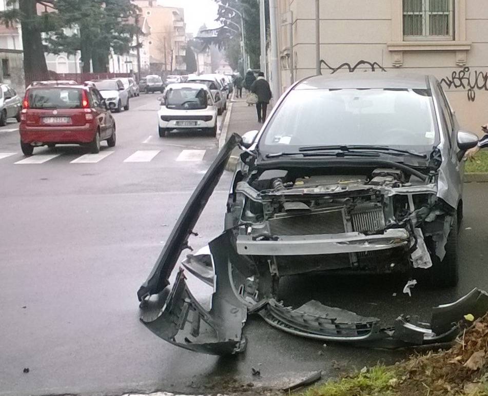 Incidente stradale via Leonardo Da Vinci Gallarate
