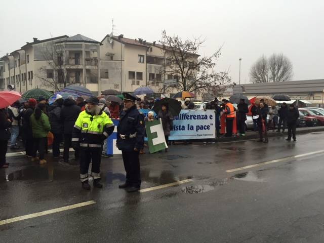 Una marcia per la pace ad Azzate