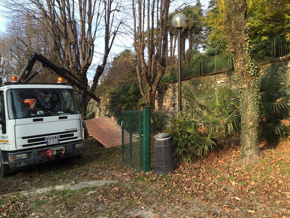Al lavoro per far ripartire il minigolf