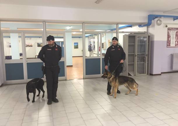 Carabinieri a scuola