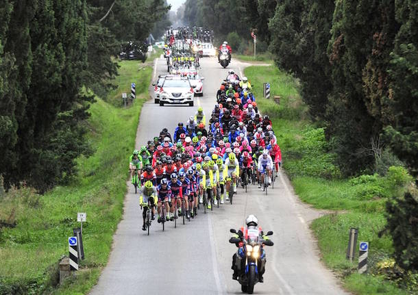 ciclismo gruppo plotone corsa gara