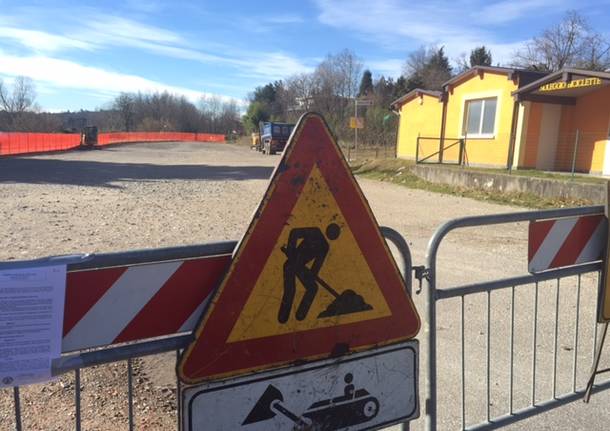 gavirate lavori al parcheggio della ciclabile 12 febbrario 2016