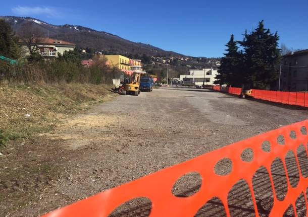 Ciclabile del lago di Varese, lavori al parcheggio