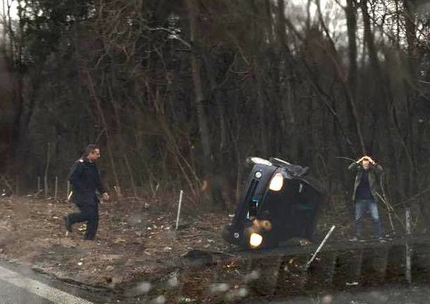 incidente bustoa arsizio ribaltamento