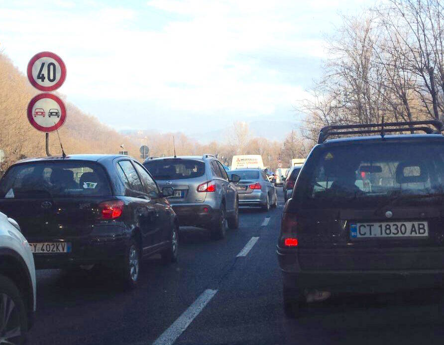 Incidente in viale Belforte code
