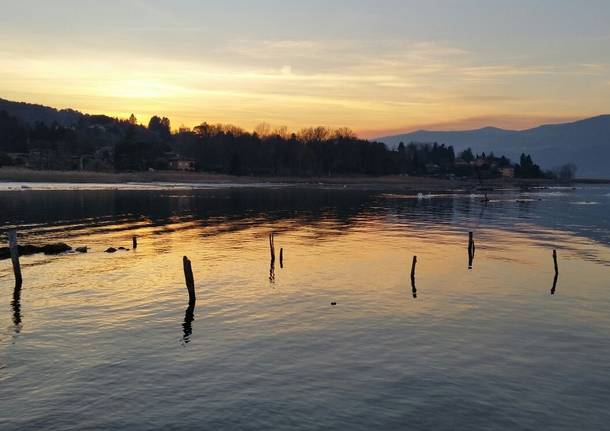 Ranco, il lago "si allontana"