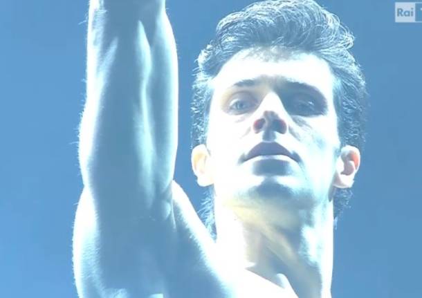 Roberto Bolle apre la finale del Festival di Sanremo