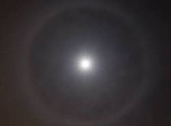 Un anello attorno alla luna