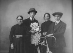 bicicletta foto d'epoca famiglia