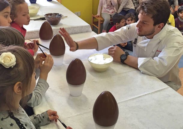 Bimbi mastri cioccolatai alla scuola materna Dalla Chiesa