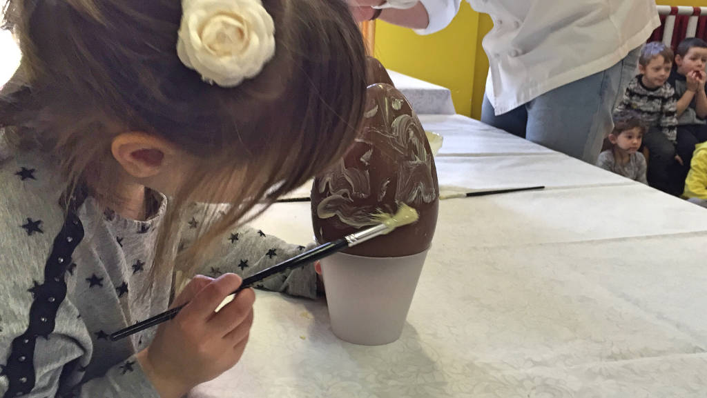 Bimbi mastri cioccolatai alla scuola materna Dalla Chiesa