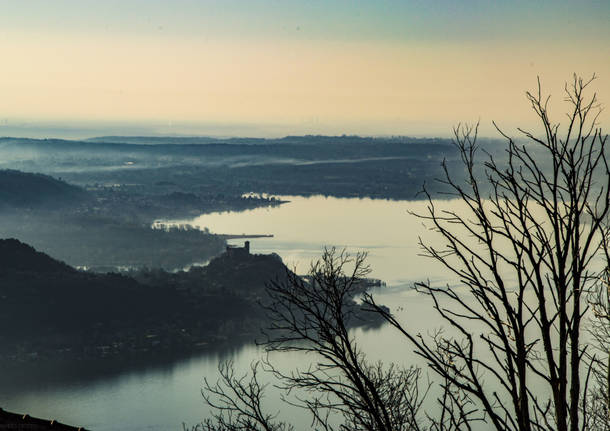 Al sorgere del Sole sul Lago Maggiore