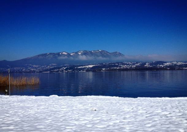 Neve marzolina al Lago di Varese